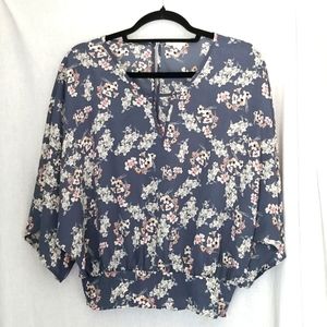 Sienna Sky top size medium new no tags.